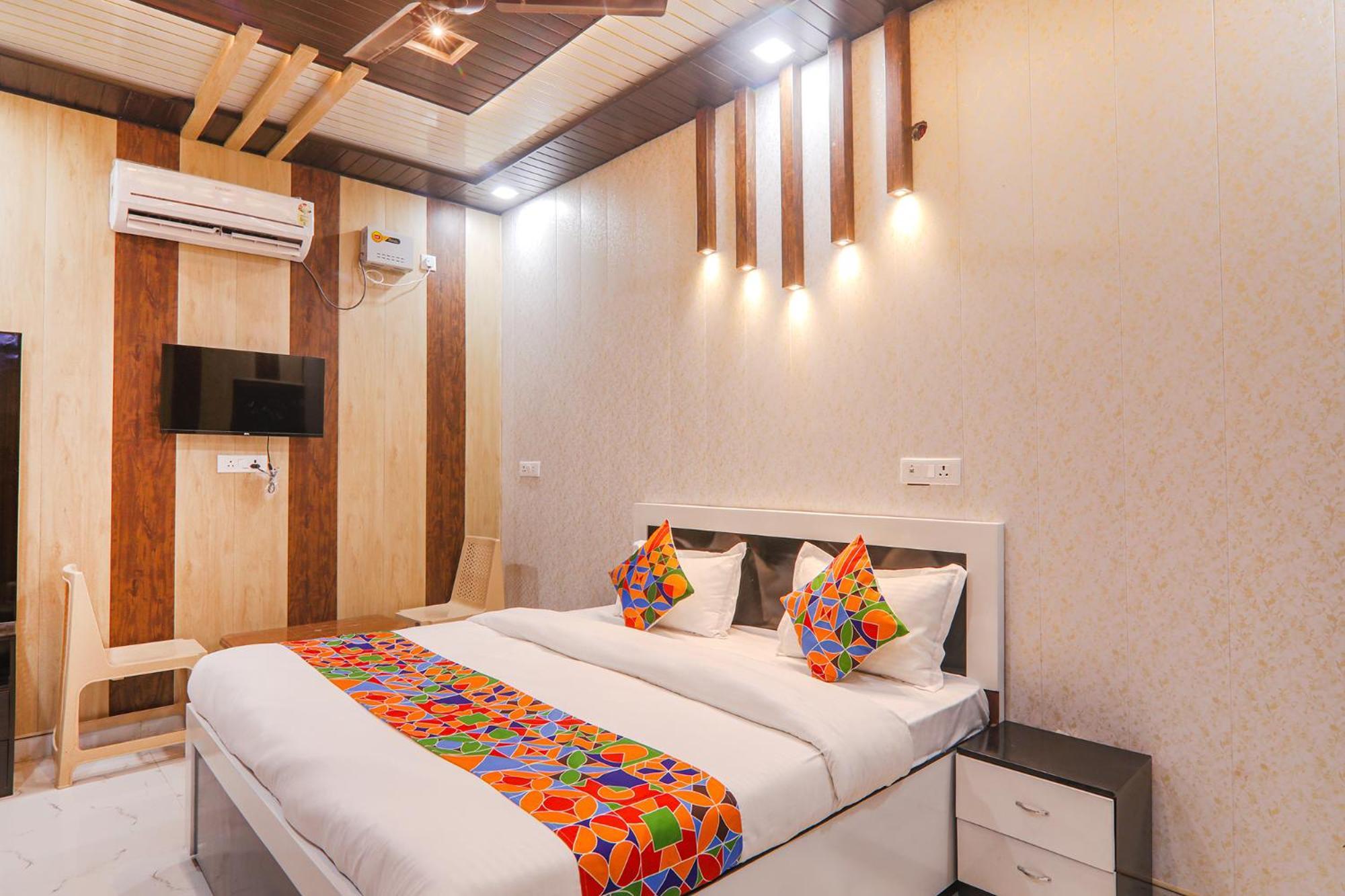 Fabhotel Uma Yugul Ayodhya Zewnętrze zdjęcie