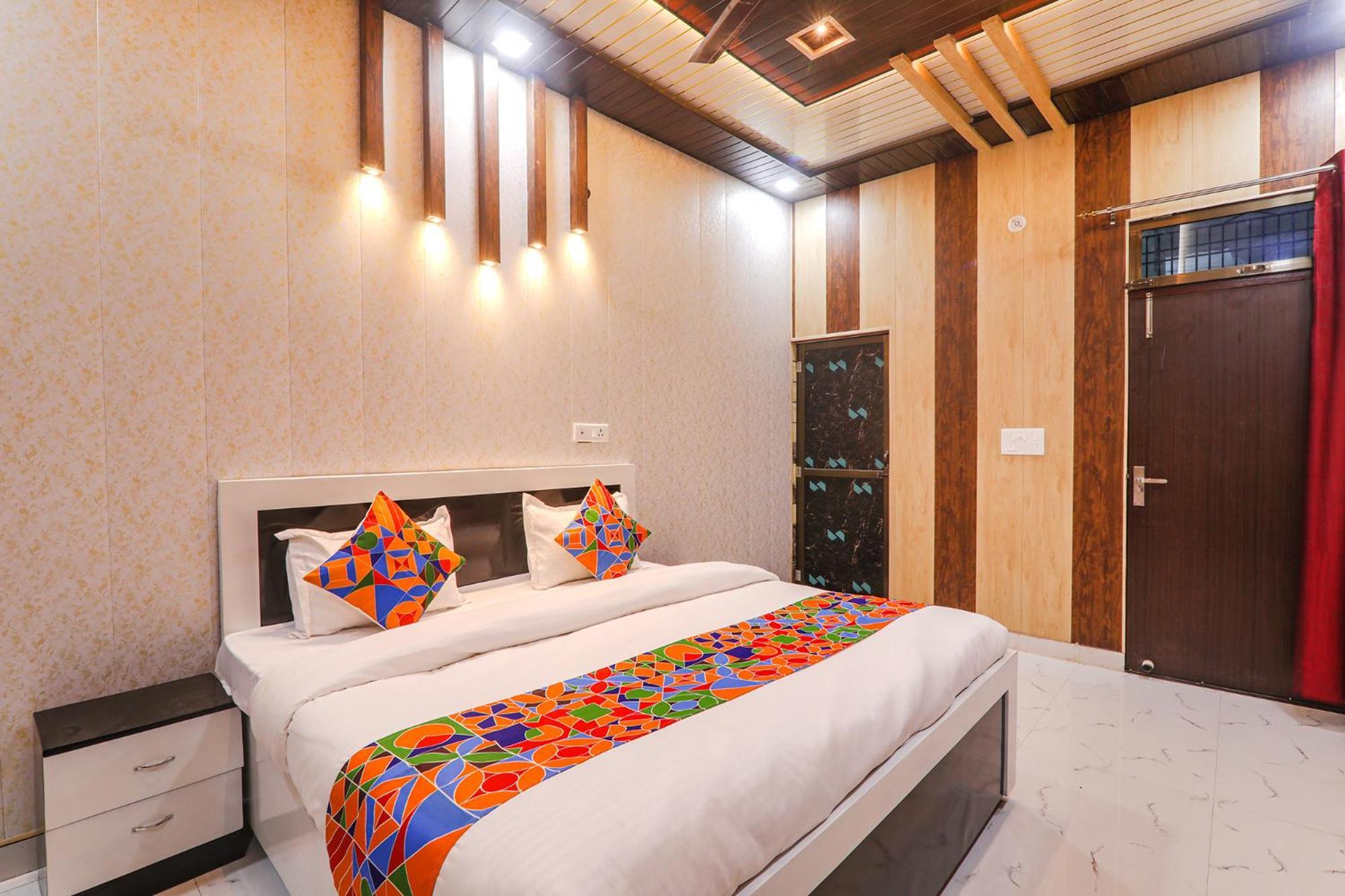 Fabhotel Uma Yugul Ayodhya Zewnętrze zdjęcie
