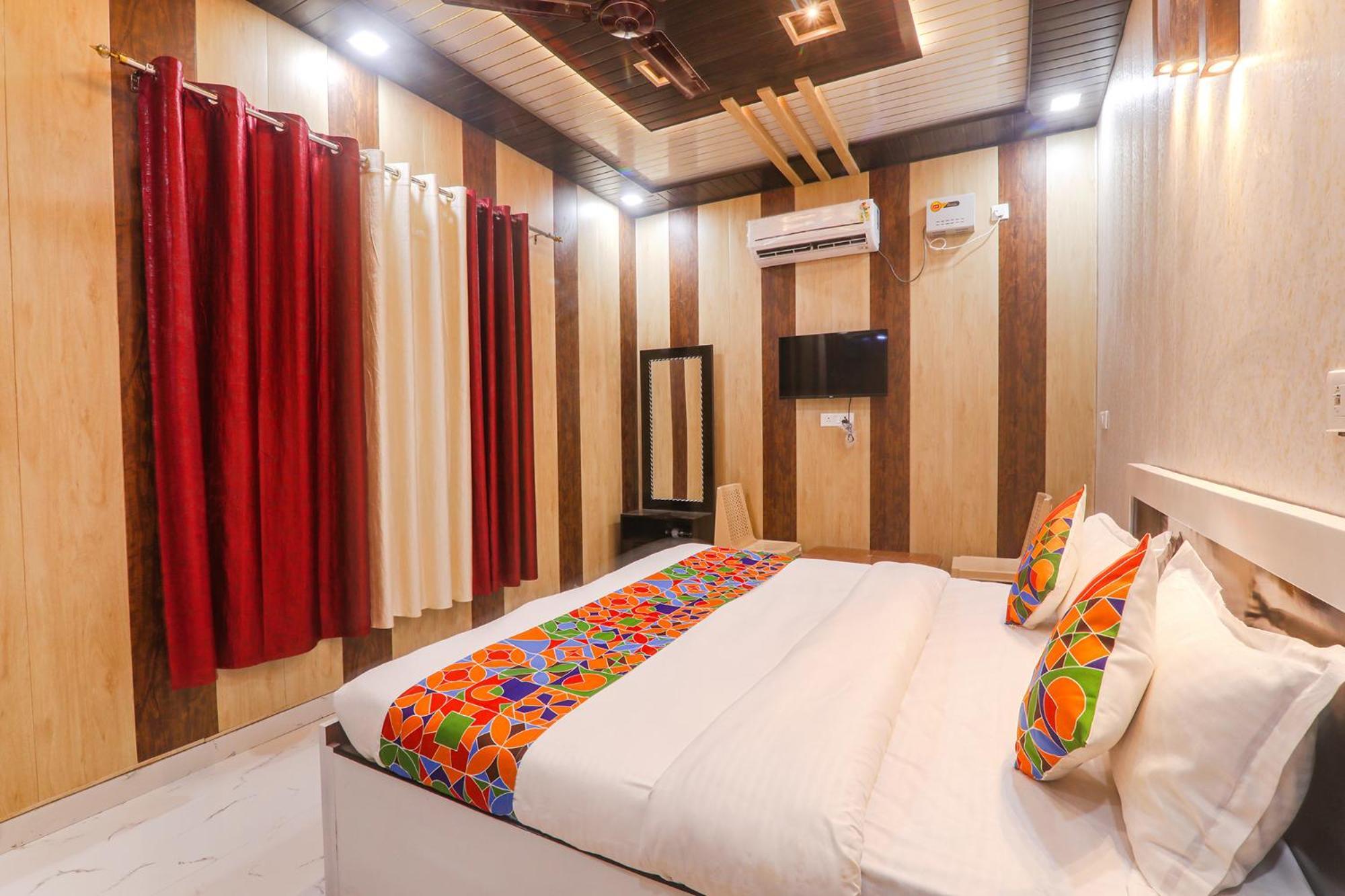 Fabhotel Uma Yugul Ayodhya Zewnętrze zdjęcie