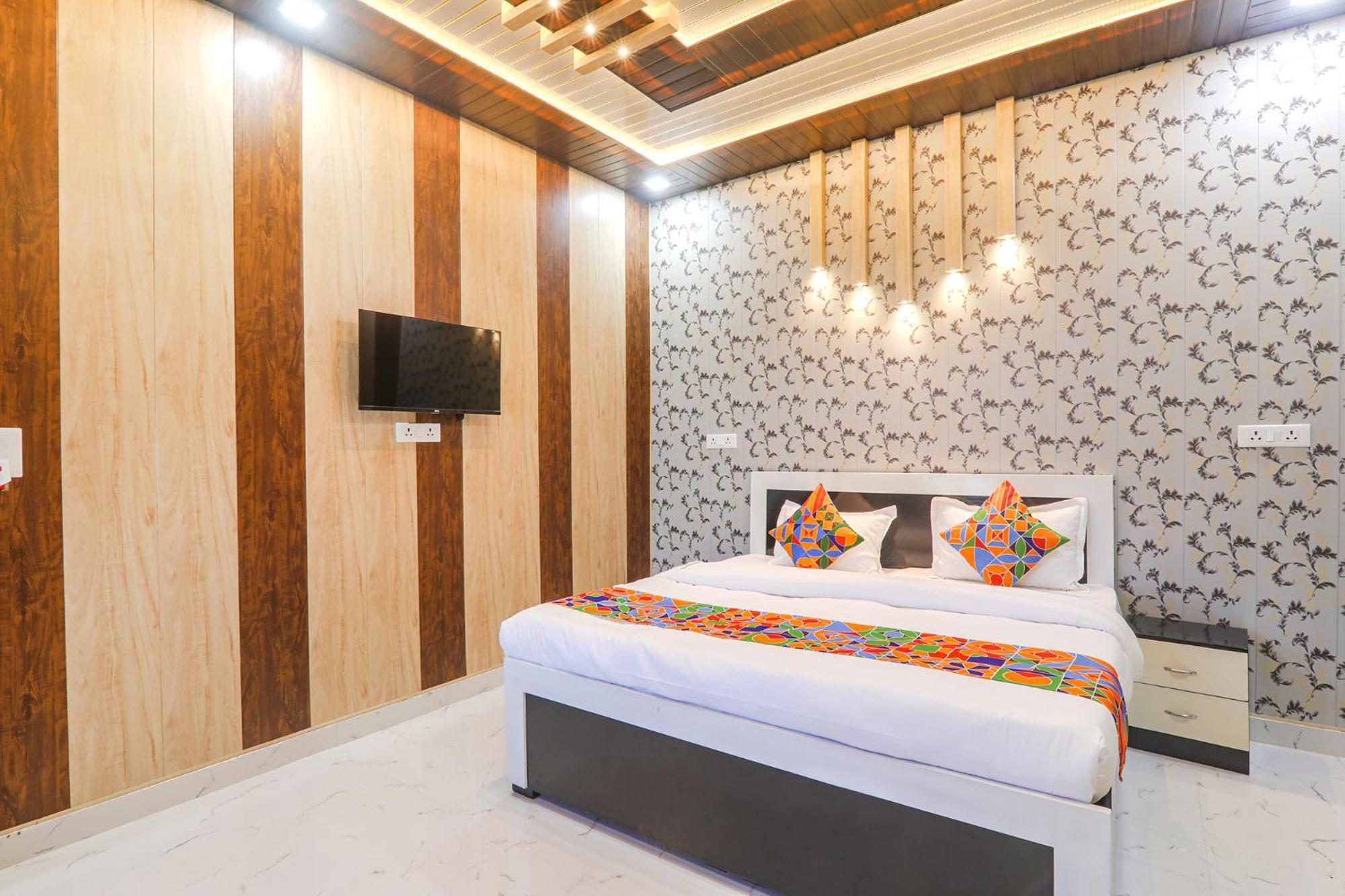 Fabhotel Uma Yugul Ayodhya Zewnętrze zdjęcie